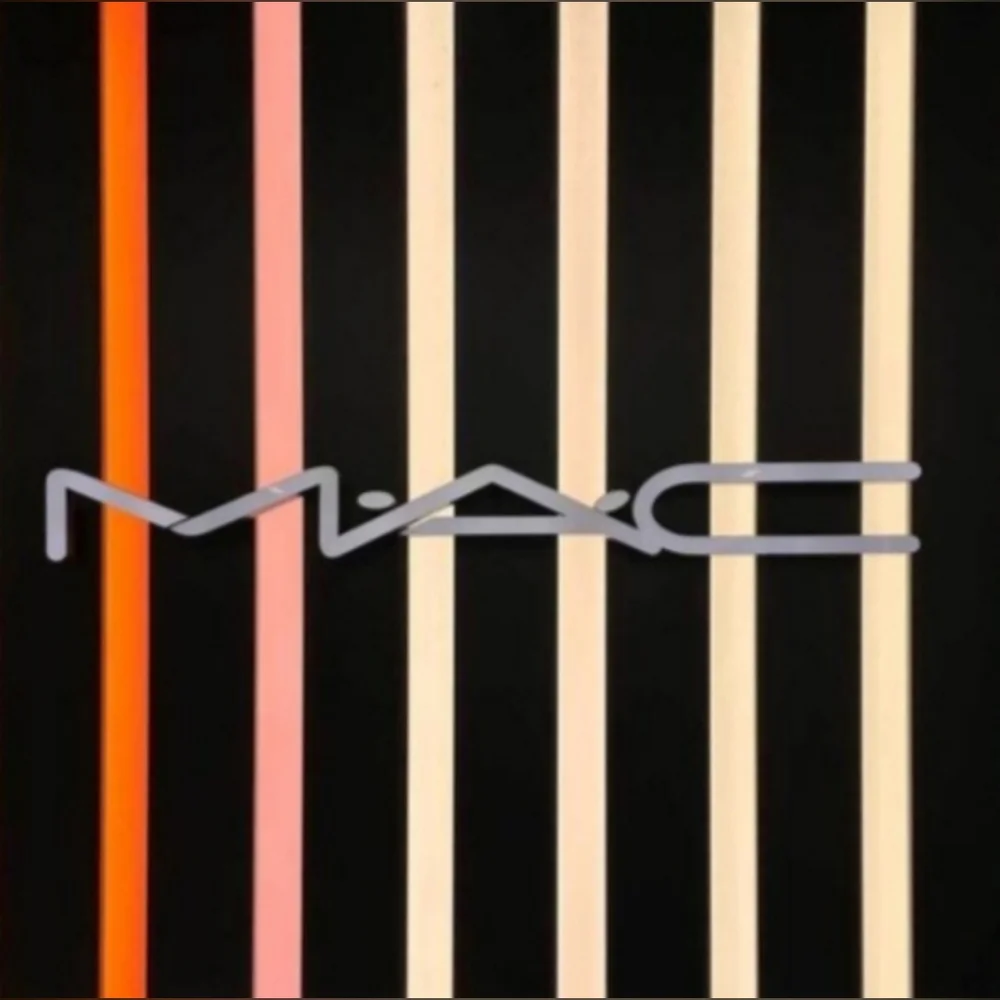 MAC Cosmetics new lustreglass